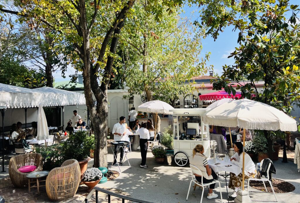 Delicatessen Delicatessen