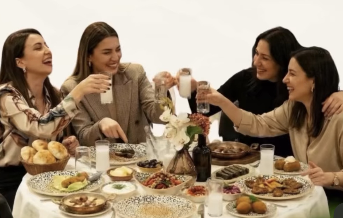 Gelenek Anadolu Sofrası kız kıza